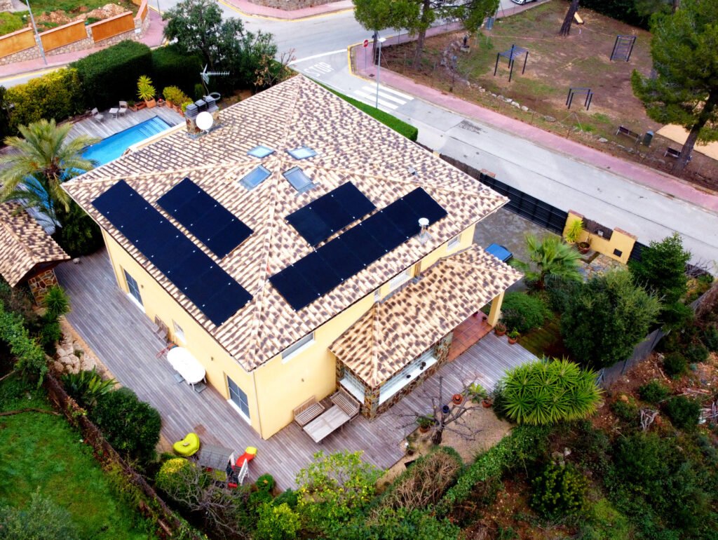 Paneles solares en vivienda Corbera de Llobregat