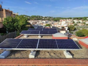 Instalación de placas solares en Sant Pol de Mar
