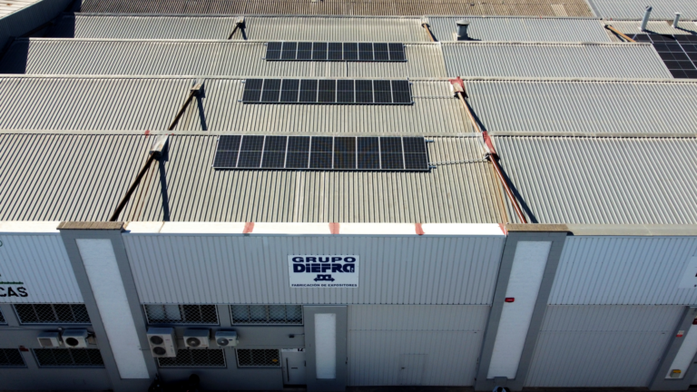 Instal·lació industrial de plaques solars a Rubí
