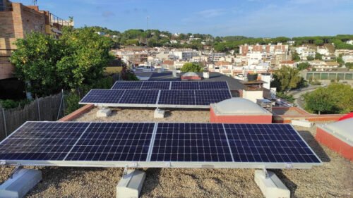 Instalación de placas solares en Sant Pol de Mar