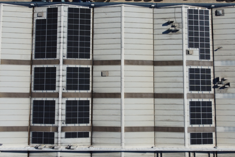 Instalación fotovoltaica industrial en Ripollet- Laboratorios Klein